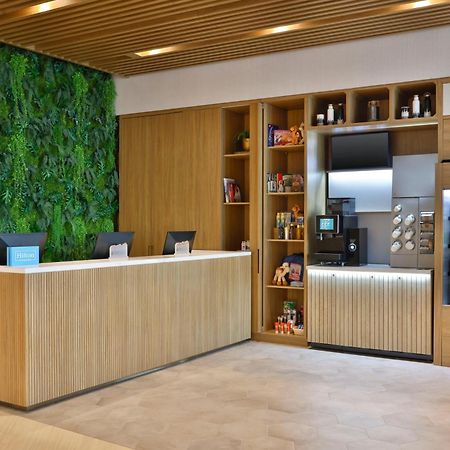 Hilton Garden Inn Dubai Business Bay Extérieur photo