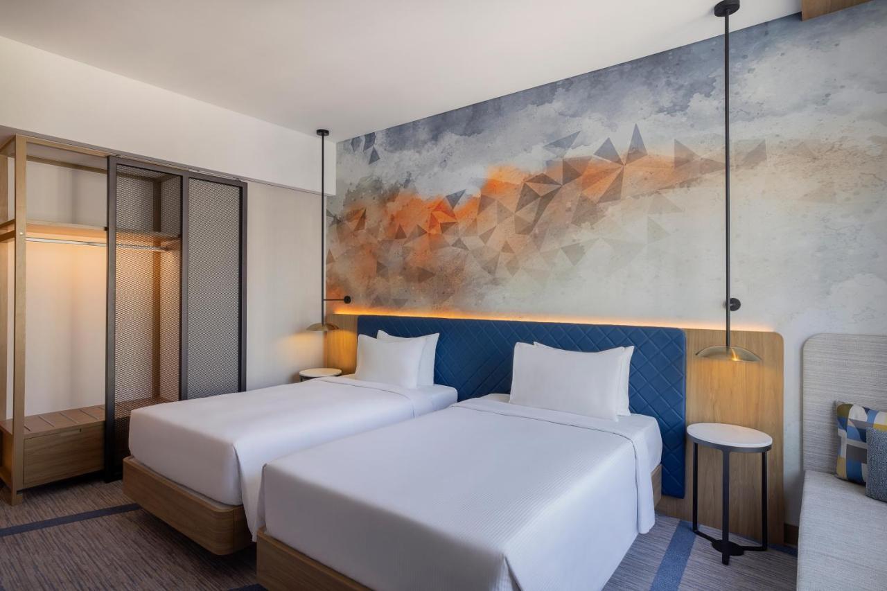 Hilton Garden Inn Dubai Business Bay Extérieur photo