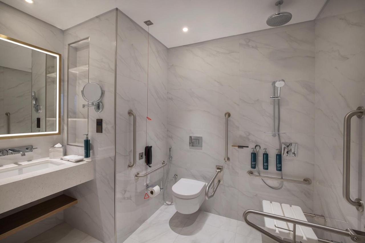 Hilton Garden Inn Dubai Business Bay Extérieur photo